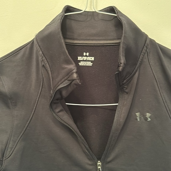 Under Armour workout shirt long sleeve size XS - Picture 2 of 2